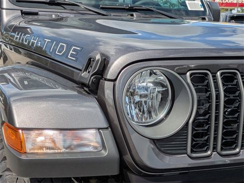 New 2025 Jeep Gladiator Sport image 37