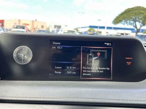 Used 2022 Lexus UX 200 FWD image 12