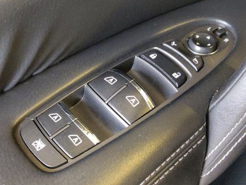 Used 2018 Nissan Armada Platinum w/ Captain Seat Package RWD image 27