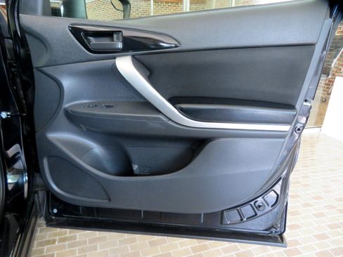 Used 2020 Mitsubishi Eclipse Cross ES image 23