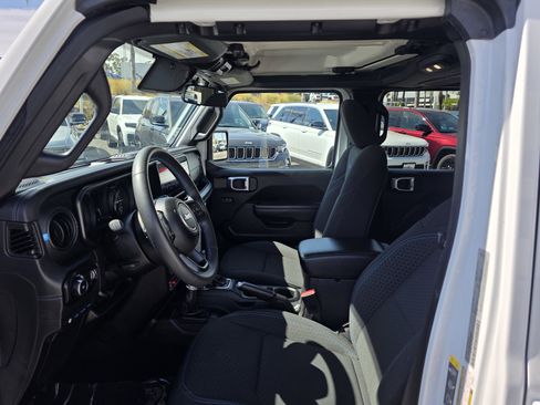 Used 2024 Jeep Wrangler Unlimited Rubicon 4xe image 12