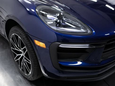 Certified 2025 Porsche Macan image 12