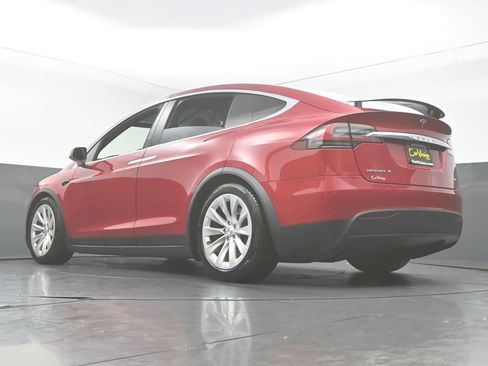 Used 2016 Tesla Model X 90D AWD/4WD image 38