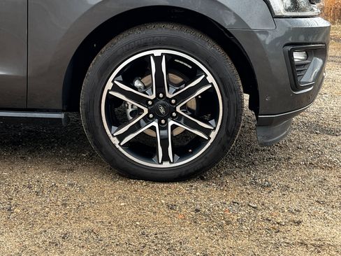 Used 2019 Ford Expedition Limited w/ Equipment Group 303A image 14