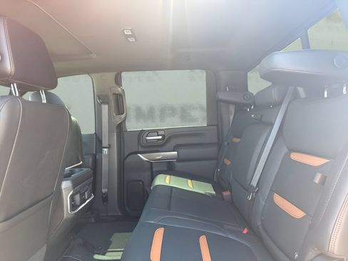 Used 2021 GMC Sierra 2500 AT4 w/ AT4 Premium Plus Package AWD/4WD image 13