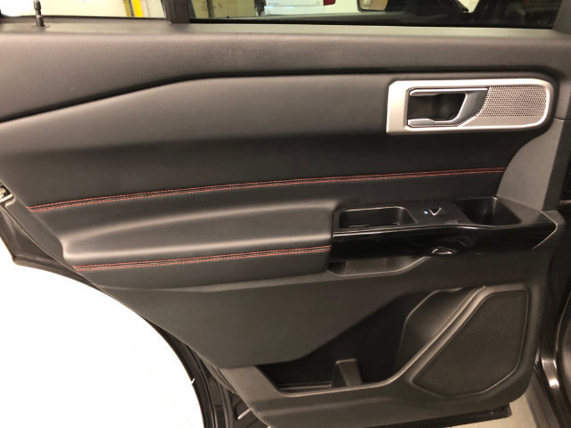 Used 2023 Ford Explorer ST-Line AWD/4WD image 27