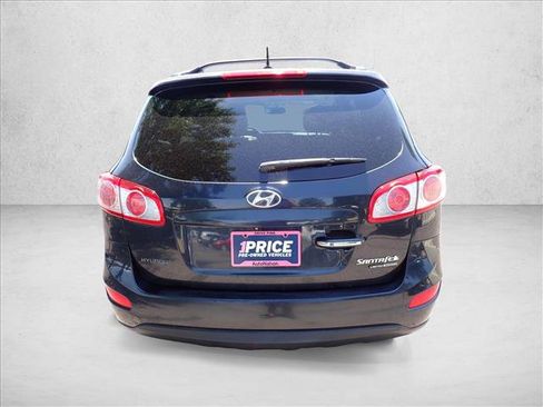 Used 2011 Hyundai Santa Fe Limited w/ Navigation Pkg 4 AWD/4WD image 3