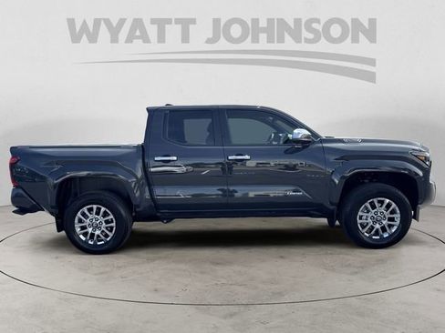 Used 2025 Toyota Tacoma Limited AWD/4WD image 6