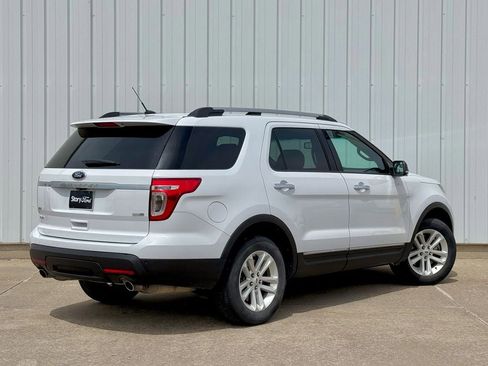 Used 2014 Ford Explorer XLT w/ Equipment Group 202A AWD/4WD image 6