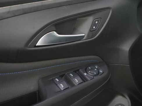 Used 2024 Buick Envista Sport Touring w/ Experience Buick Package FWD image 18