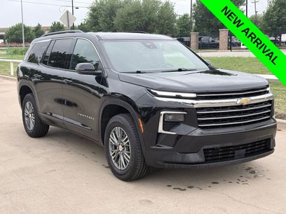 Used 2025 Chevrolet Traverse LT