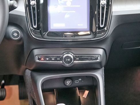 New 2025 Volvo XC40 B5 Plus w/ Climate Package image 22