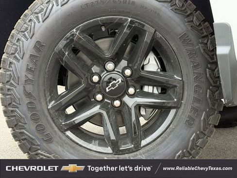 New 2026 Chevrolet Silverado 1500 Custom Trail Boss w/ LPO, Dark Essentials Package AWD/4WD image 13