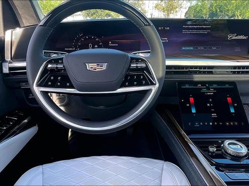 New 2026 Cadillac Escalade Platinum Sport AWD/4WD image 13