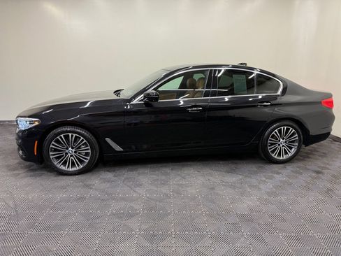 Used 2017 BMW 540i xDrive w/ Premium Package image 2