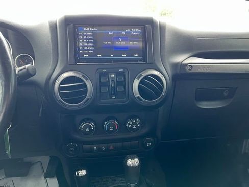 Used 2014 Jeep Wrangler Unlimited Sport w/ Quick Order Package 24S AWD/4WD image 12