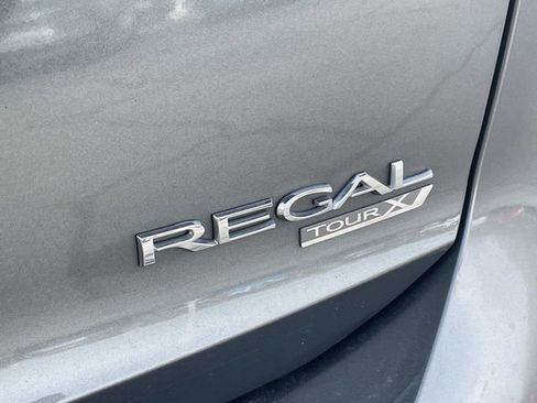 Used 2018 Buick Regal Essence w/ Driver Confidence Package #1 image 11