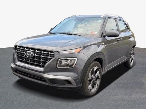Used 2025 Hyundai Venue SEL FWD image 4