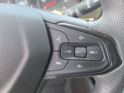 Used 2025 Chevrolet Trax LS FWD image 29
