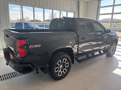 Used 2024 Chevrolet Colorado Z71 w/ Z71 Convenience Package 2 AWD/4WD image 4