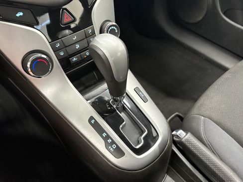 Used 2016 Chevrolet Cruze LT FWD image 18