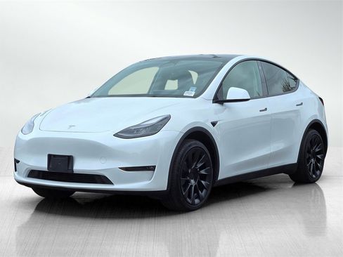 Used 2023 Tesla Model Y Long Range image 8