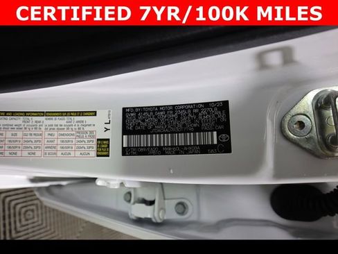 Used 2024 Toyota Prius XLE image 31