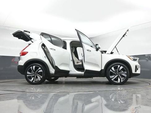 Used 2024 Volvo XC40 B5 Plus w/ Protection Package Premier AWD/4WD image 55