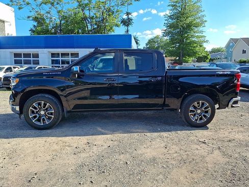 Used 2023 Chevrolet Silverado 1500 LT AWD/4WD image 4