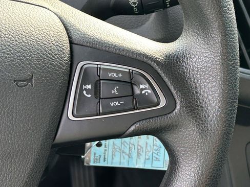 Used 2018 Ford Focus SE FWD image 19