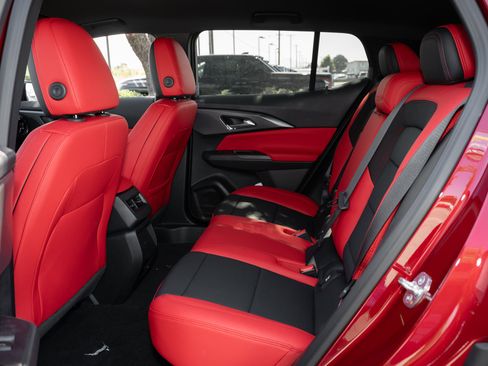 New 2026 Chevrolet Equinox EV RS image 32