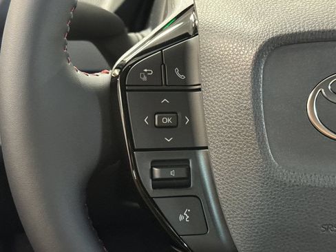 New 2026 Toyota Prius Plug-In Hybrid FWD image 29