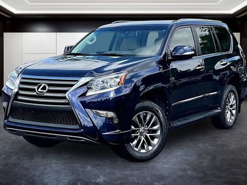 Used 2018 Lexus GX 460 Luxury w/ Preferred Accessory Package AWD/4WD image 3