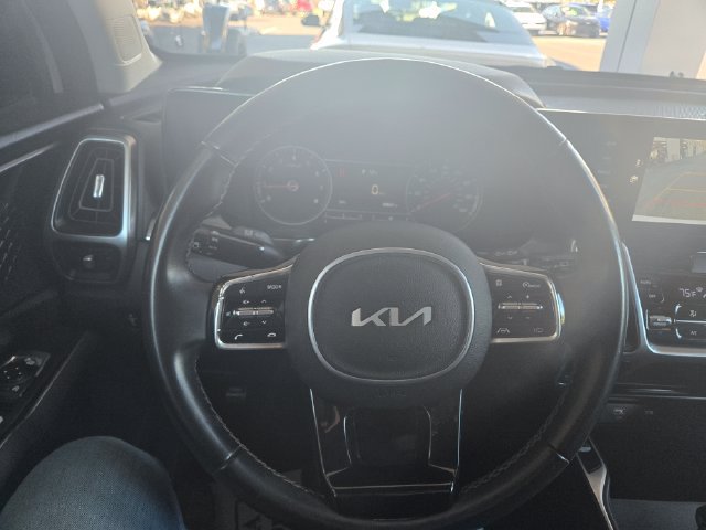 Used 2022 Kia Sorento S w/ Panoramic Sunroof Package FWD image 17