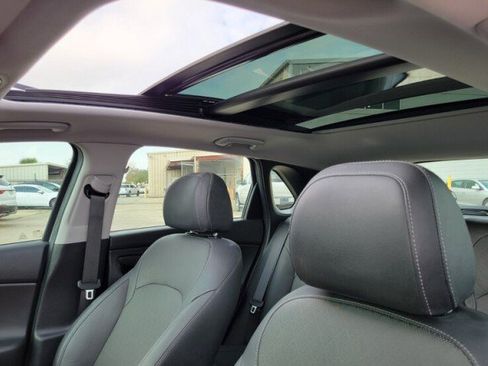 Used 2020 Hyundai Elantra GT w/ Style Package 02 image 25