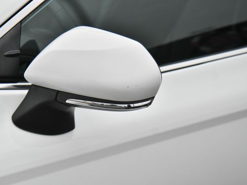 Used 2023 Toyota Camry SE image 13