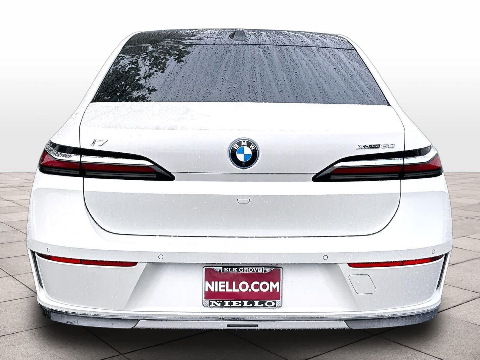 Used 2023 BMW i7 xDrive60 AWD/4WD image 7