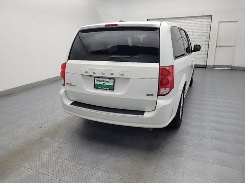 Used 2018 Dodge Grand Caravan SE w/ UConnect Hands-Free Group FWD image 7