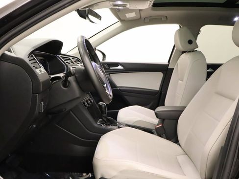 Used 2020 Volkswagen Tiguan SEL AWD/4WD image 15