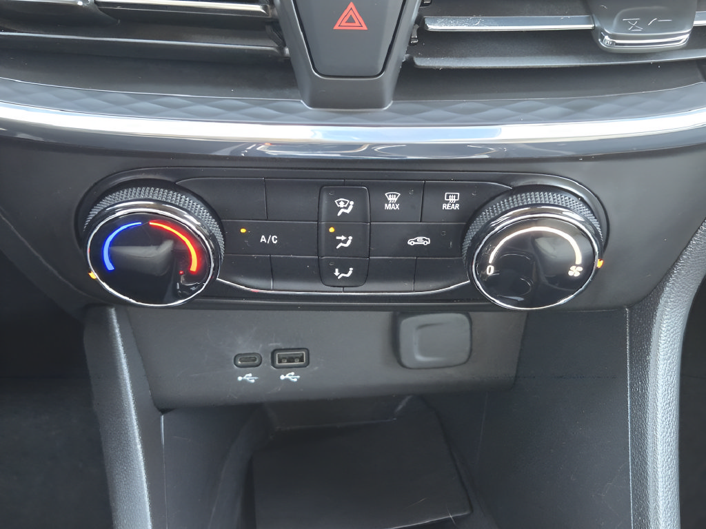 Used 2025 Buick Encore GX Preferred FWD image 17
