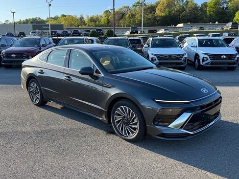 New 2026 Hyundai Sonata Limited FWD image 2