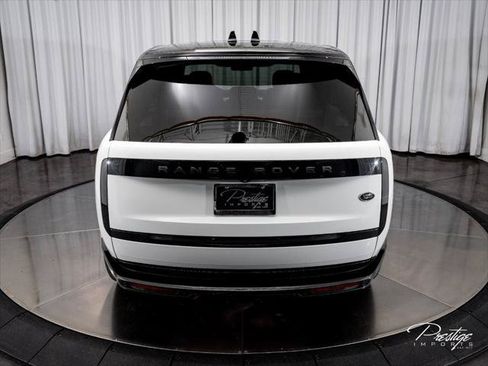 Used 2023 Land Rover Range Rover Long Wheelbase SE AWD/4WD image 11