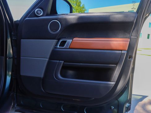 Used 2016 Land Rover Range Rover Sport Supercharged image 10