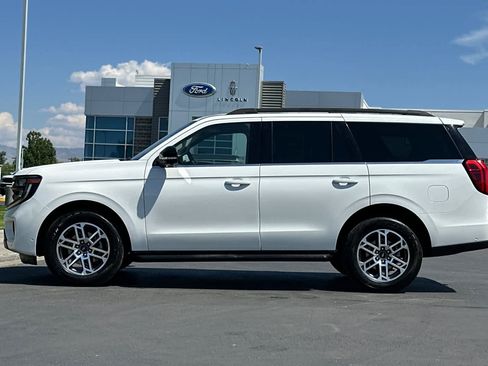 Certified 2025 Ford Expedition Active AWD/4WD image 5