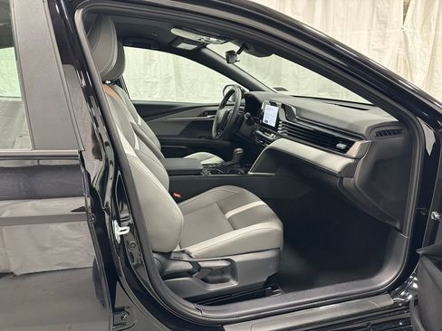 Used 2025 Toyota Camry SE image 59