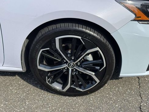 Used 2024 Nissan Altima 2.5 SR FWD image 7