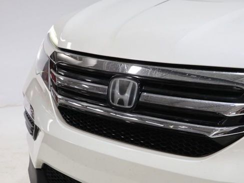 Used 2018 Honda Pilot Touring image 12