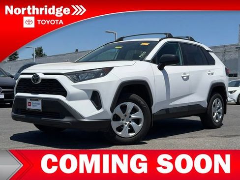 Used 2021 Toyota RAV4 LE w/ Carpet Mat Package (TMS) AWD/4WD image 3