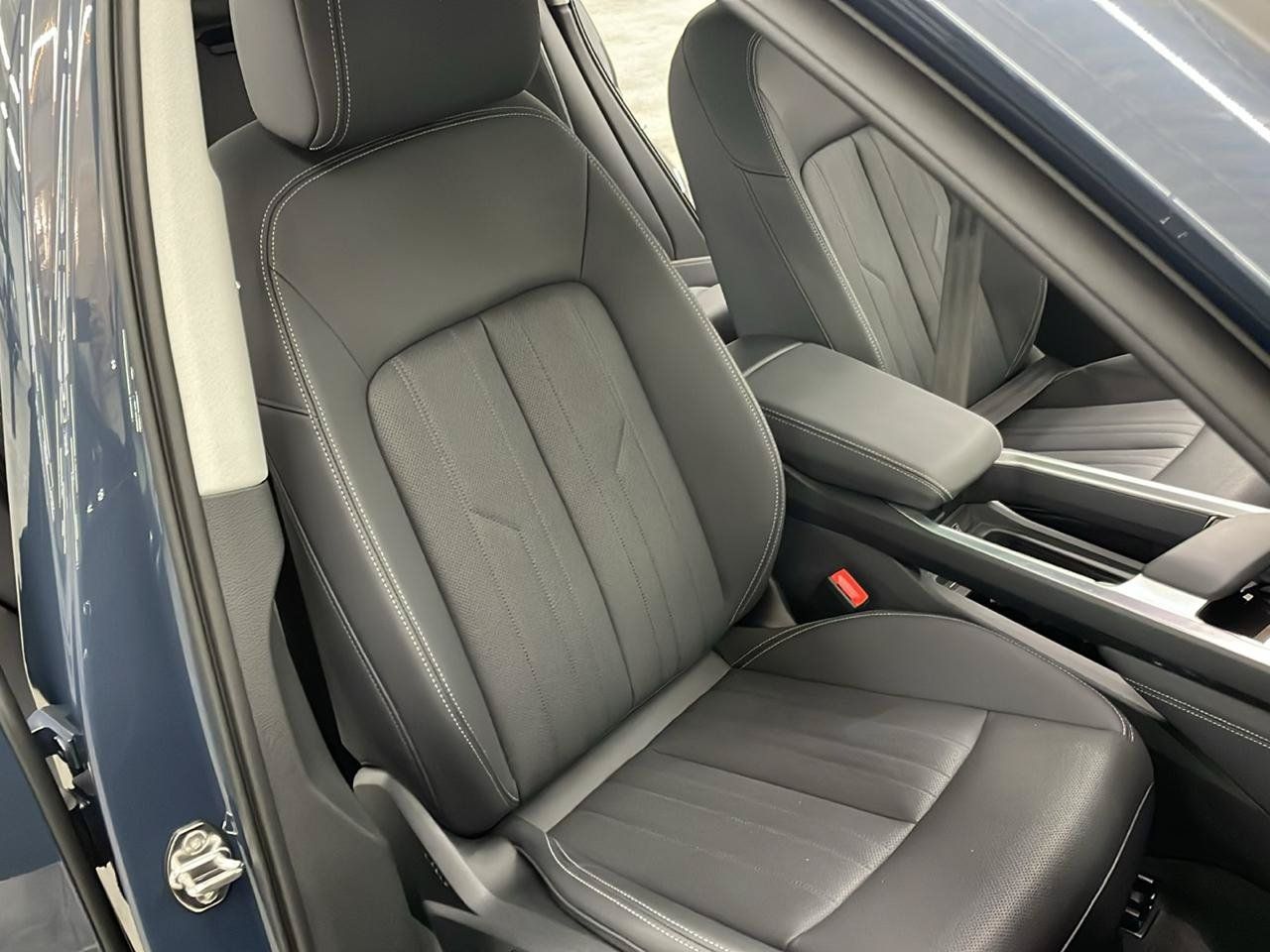 Used 2024 Audi Q8 e-tron Premium Plus w/ Premium Plus Package AWD/4WD image 16