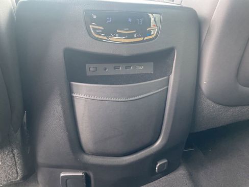 Used 2018 Cadillac Escalade Premium Luxury RWD image 18